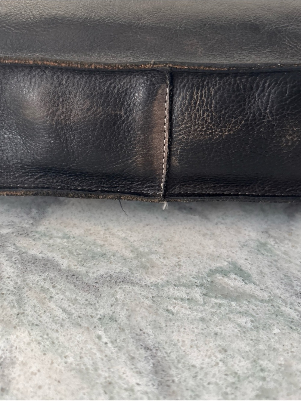 BedStu Venice Classic Unisex Black Leather Messenger Bag with Front Buckle - Picture 15 of 15